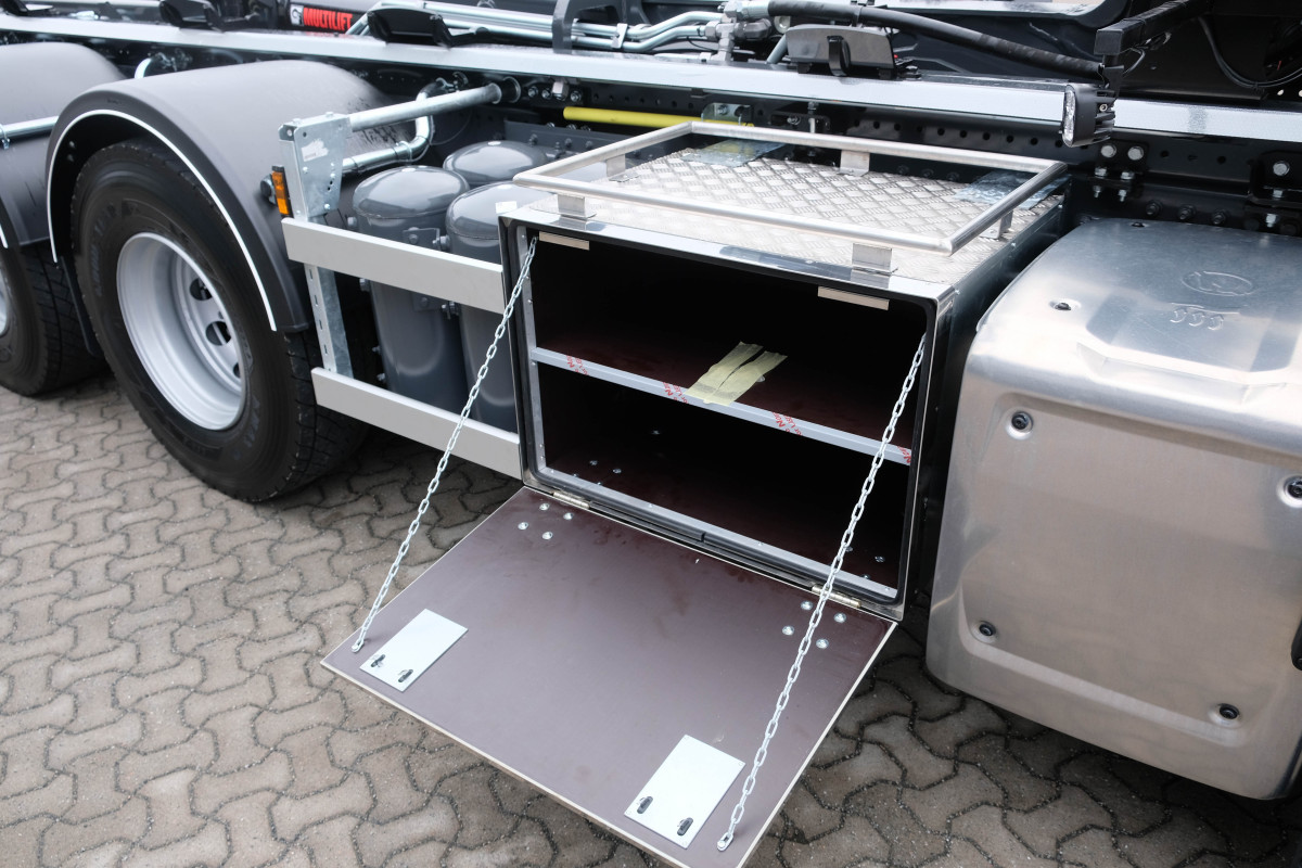 Ny XF 530 FAW Tridem Lastväxlare Ny XF 530 FAW Tridem Lastväxlare