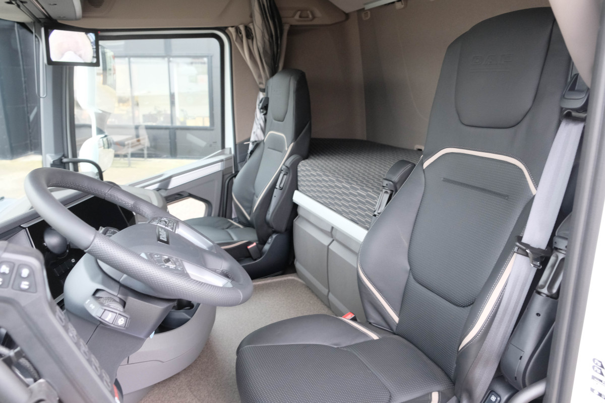 Ny XF 530 FAW Tridem Lastväxlare Ny XF 530 FAW Tridem Lastväxlare