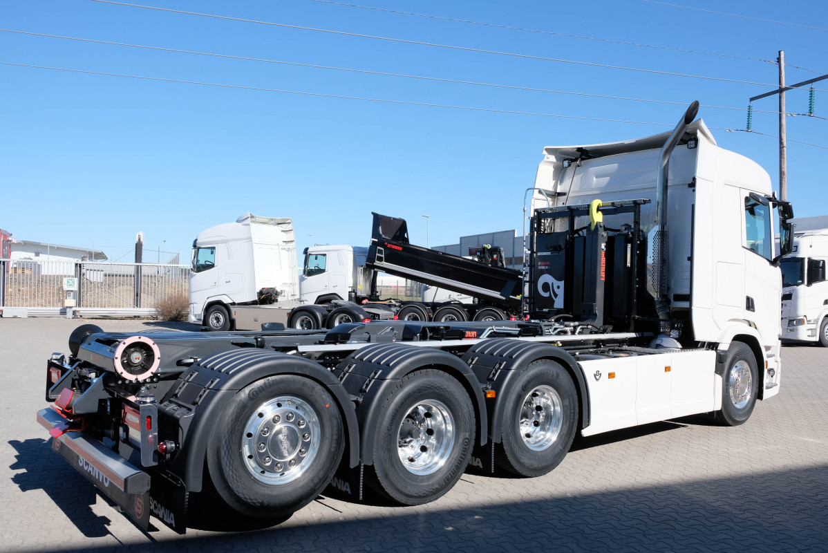Scania R 590 8x4*4 Tridem Hiab Lastväxlare Scania R 590 8x4*4 Tridem Hiab Lastväxlare